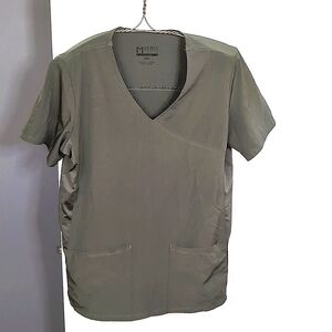 Maevn Women's Top and pants scrubs